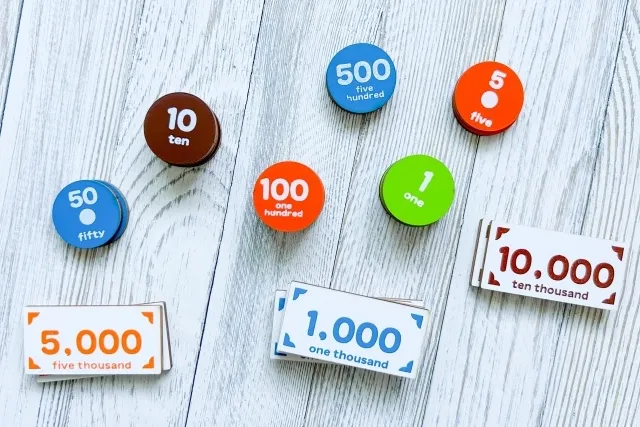 日本の硬貨とお札をイメージしたアイテム